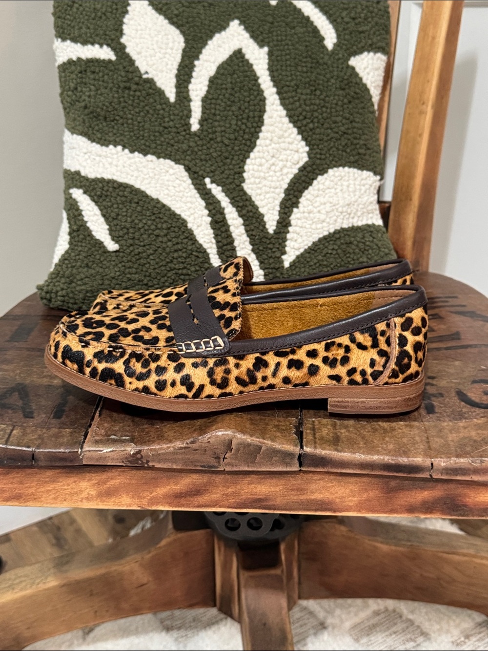 Sperry Leopard Print Penny Loafers Size 8.5 NWOT